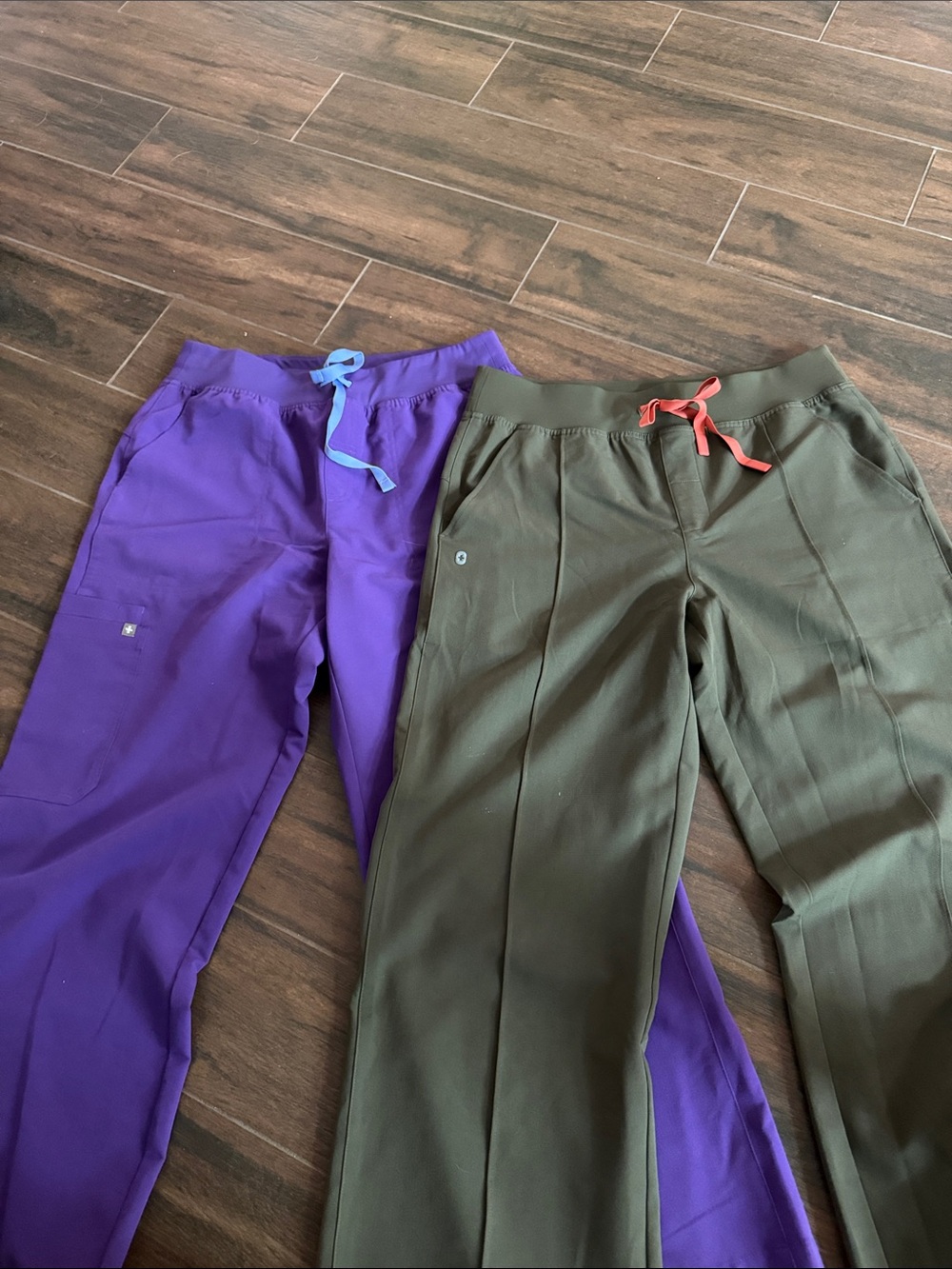 NWOT FIGS wide leg scrub pant. Olive only sz LP - Picture 2 of 4